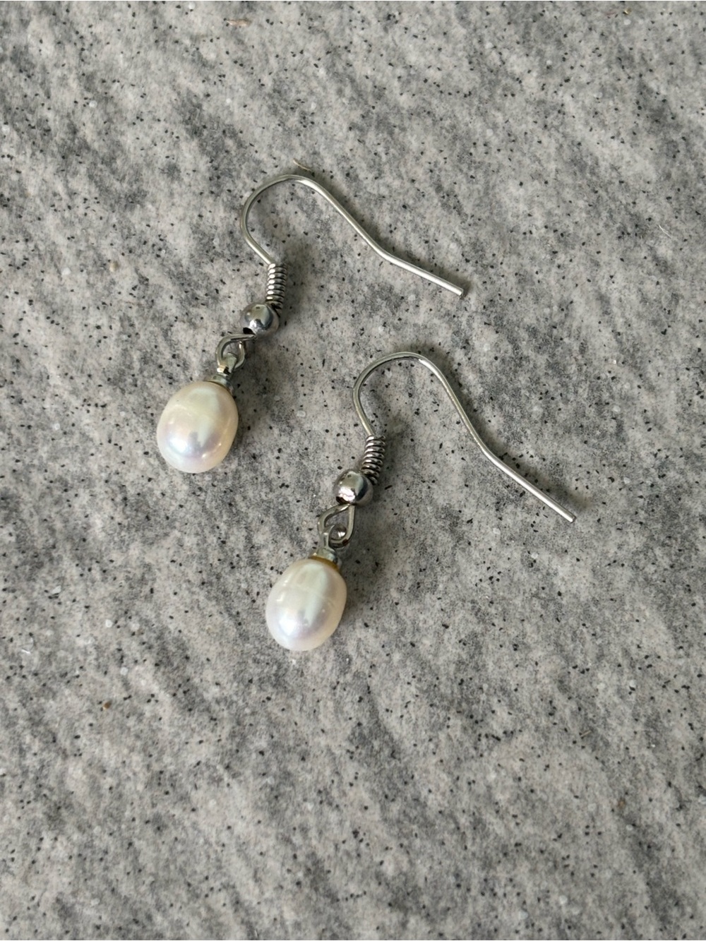 NEW Classic Oval White Real Pearl Drop Earrings - Unbranded